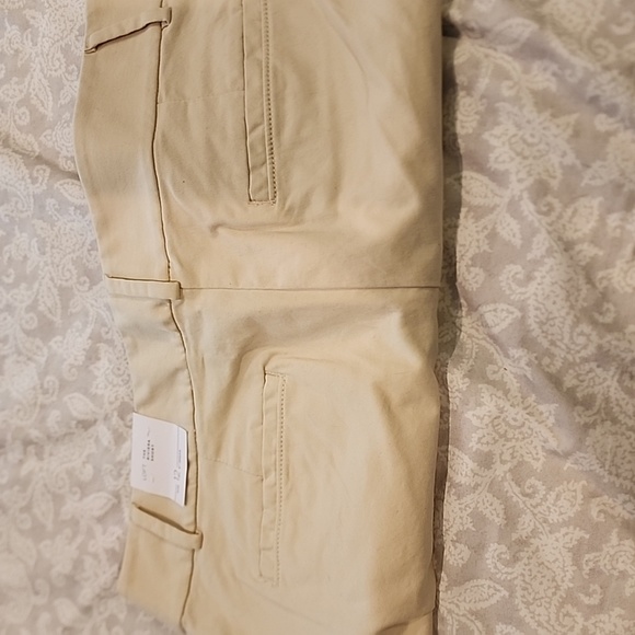 Women's tan shorts - Picture 6 of 6